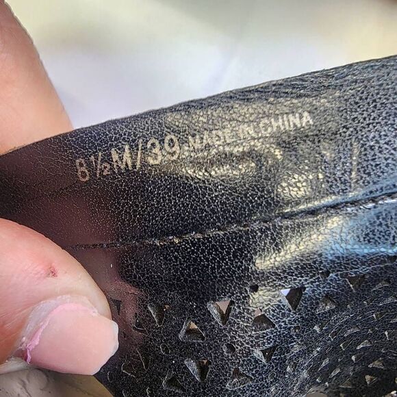 Vince Camuto Black Suede Ankle OpenToe Booties Size 8.5 - Picture 7 of 11